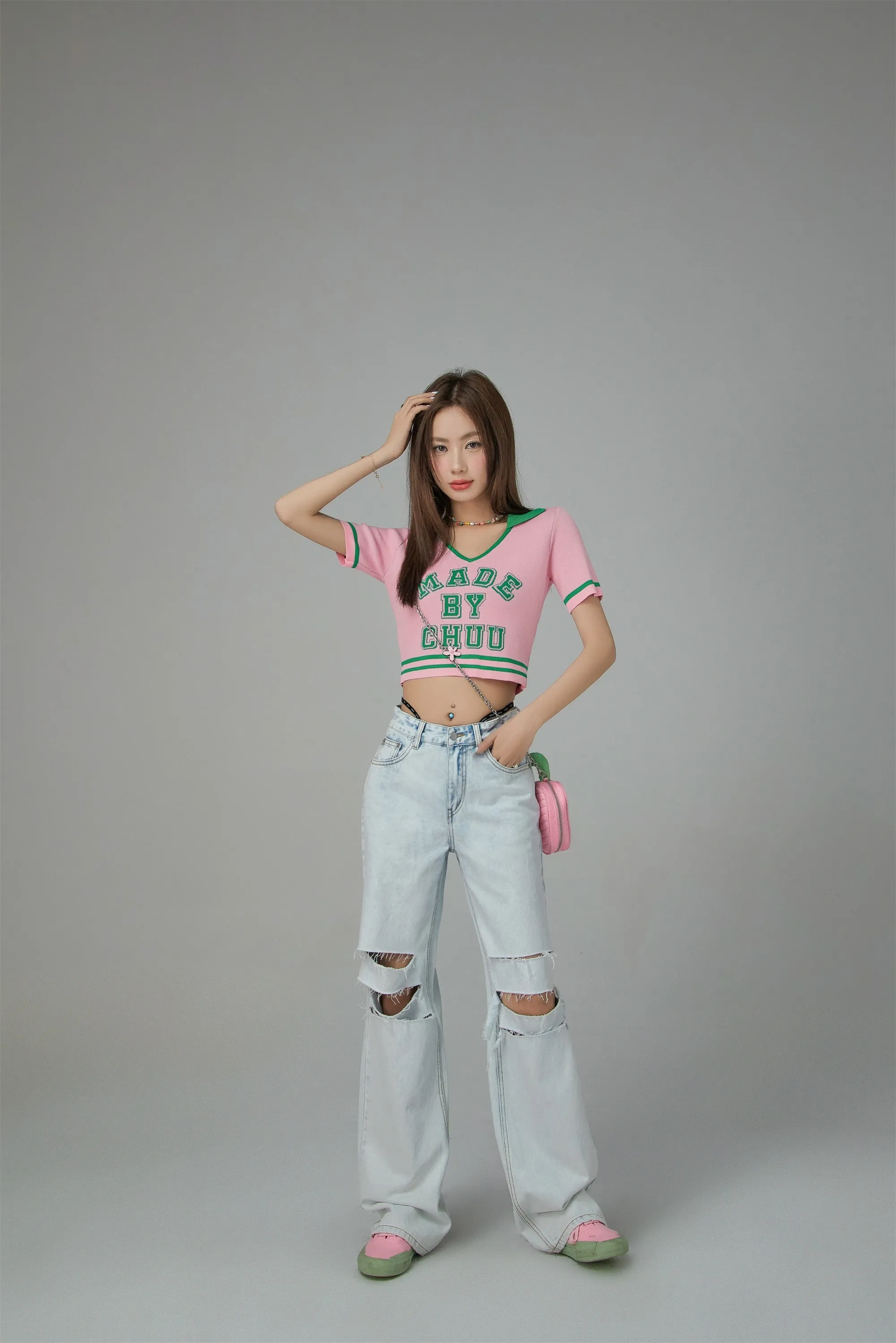 Chuu Spirit V-Neck Cropped T-shirt