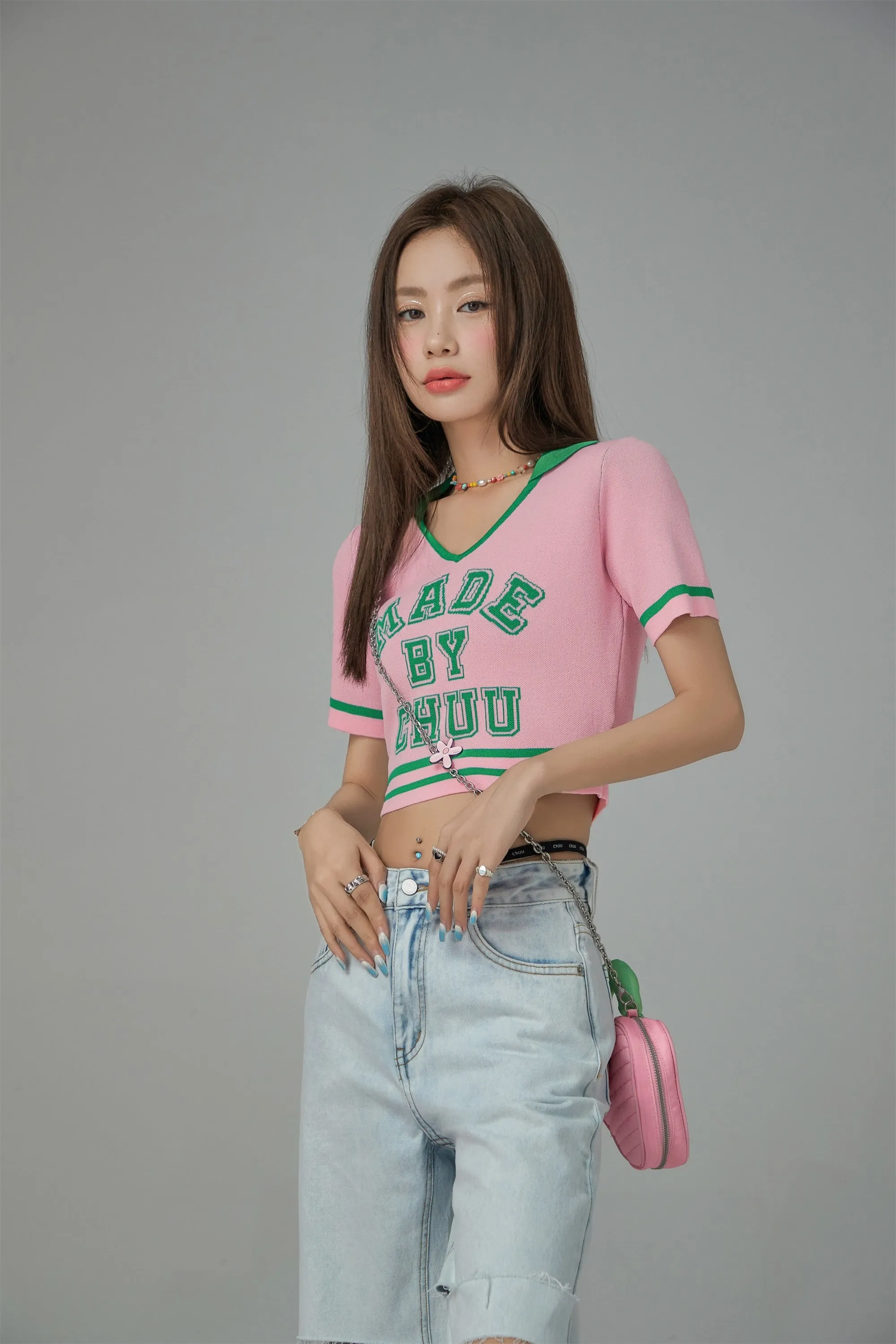 Chuu Spirit V-Neck Cropped T-shirt