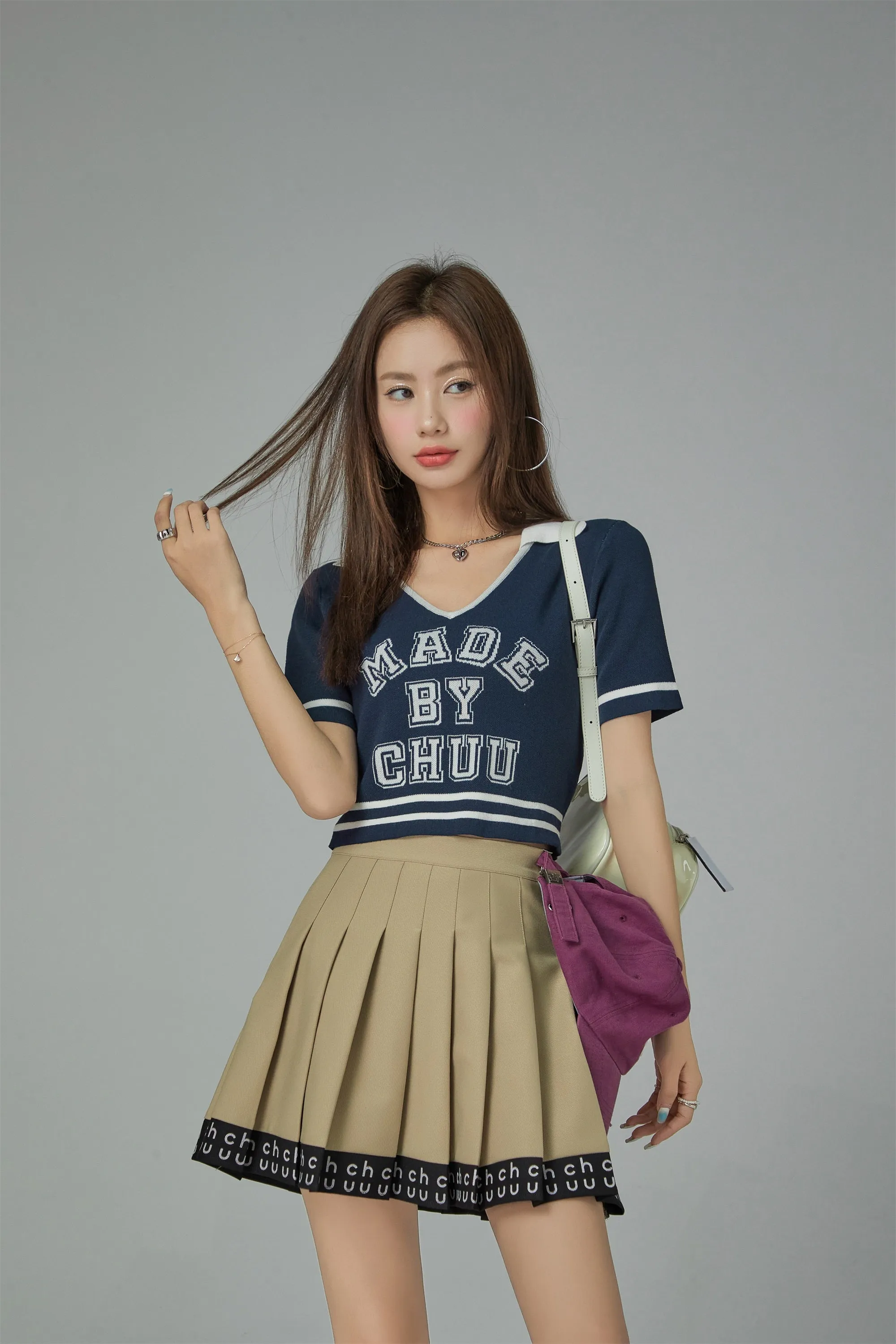 Chuu Spirit V-Neck Cropped T-shirt