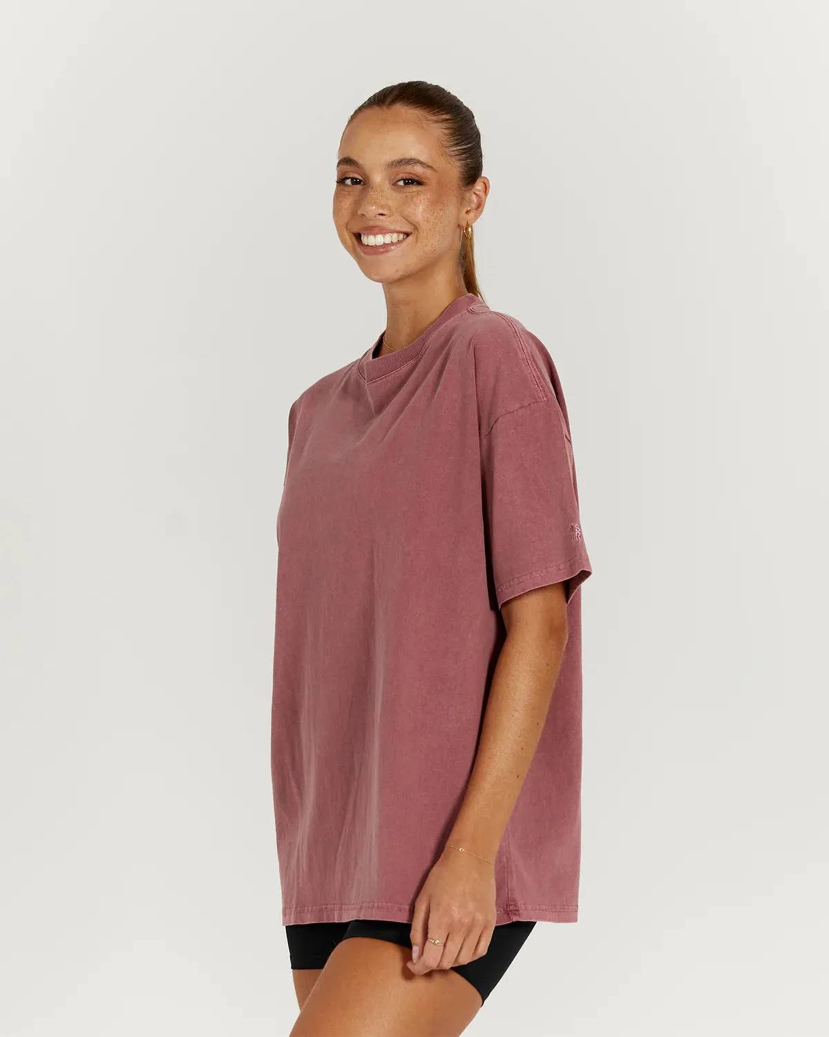 Muscle Republic | Essentials Tee - Faded Berry